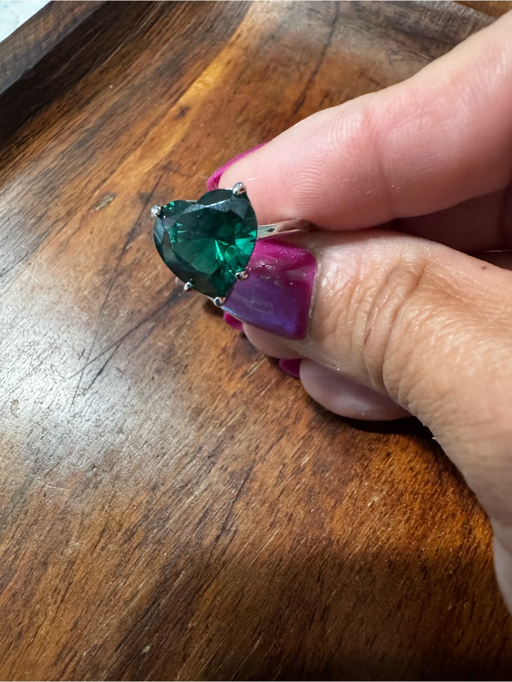 Melinda Maria Size 6 Emerald Heart Ring in Silver New with Tags